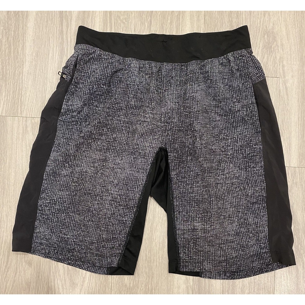 Lululemon Shorts Mens Medium Black Gray Print Pockets‎ Athletic Gym Casual Adult